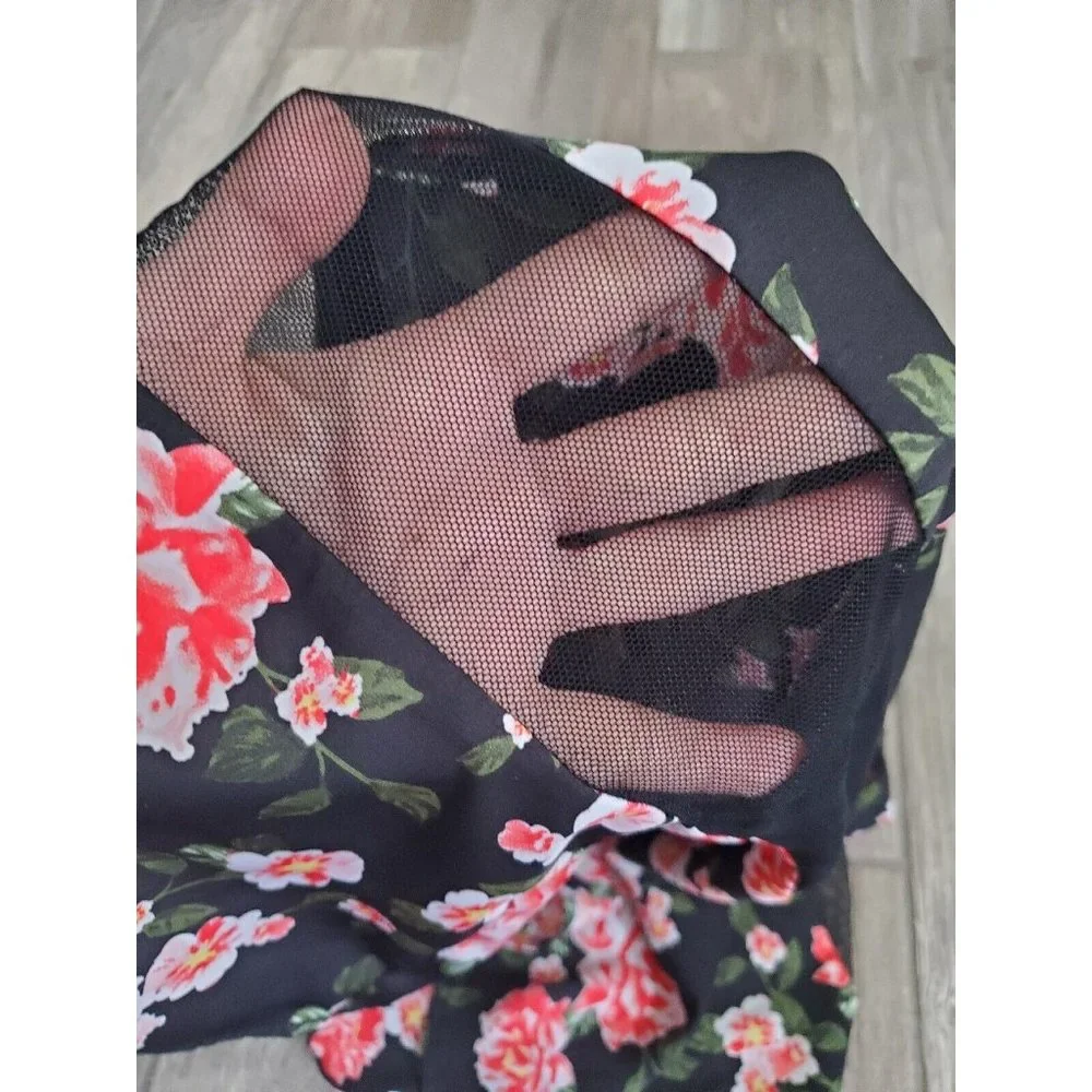 Torrid Black Floral Mesh Panel Short Sleeve Shirt Blouse Plus Size measures 1/2 - Picture 4 of 4
